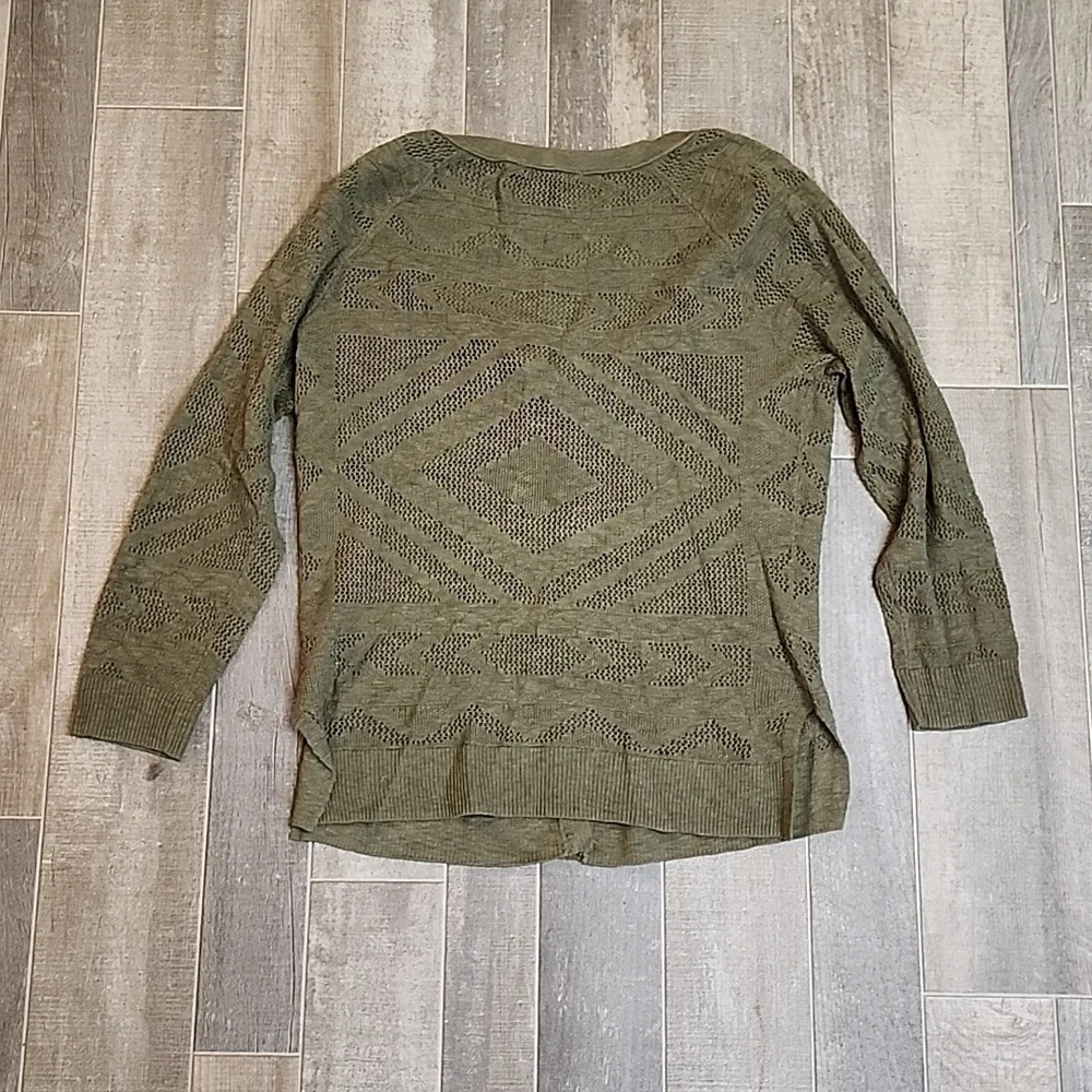 American Eagle brand cardigan sweater in olive 🫒 green - Picture 10 of 10